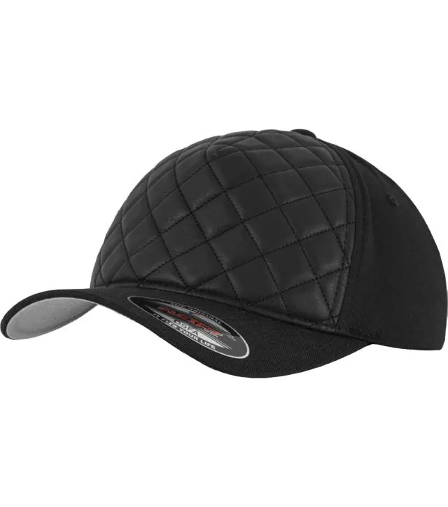 Flexfit 6277Q – 5 panelová kšiltovka "Diamond Quilted", černá